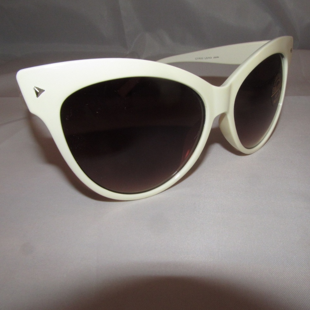 Cat Eye Ladies Sunglasses White UV 400 Brown Lens - Picture 5 of 5